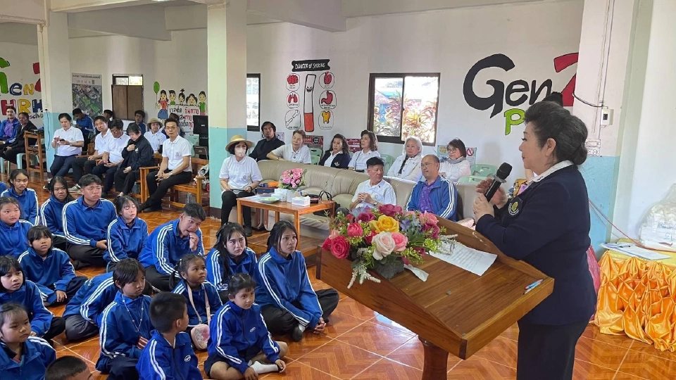 ส่งเสริมการศึกษาโรงเรียนชนบท 3 แห่งในถิ่นกันดาร มอบอุปกรณ์การเรียน เสื้อหนาว