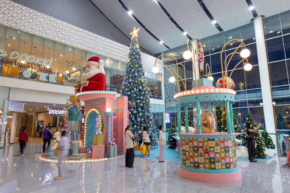 FUTURE PARK & ZPELL เนรมิต 'โรงงานผลิตความสุข' ถ่ายรูป - ลุ้นรถ -ดูหนังกลางแปลงฟรี