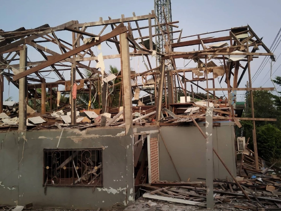 กัมพูชาใช้อาวุธจรวด BM-21 โจมตีเข้ามาพื้นที่พลเรือนของฝ่ายไทย บ้านคลองแผง อ.ตาพระยา จ.สระแก้ว รวม 40 นัด 