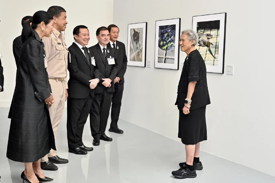 กรมสมเด็จพระเทพรัตนราชสุดา ฯ ทรงเปิดนิทรรศการภาพถ่ายฝีพระหัตถ์ “ริมมรคา: Along the Path”