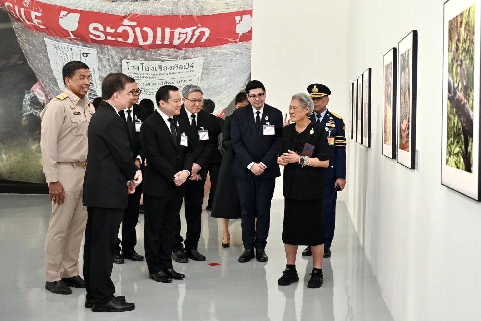 กรมสมเด็จพระเทพรัตนราชสุดา ฯ ทรงเปิดนิทรรศการภาพถ่ายฝีพระหัตถ์ “ริมมรคา: Along the Path”