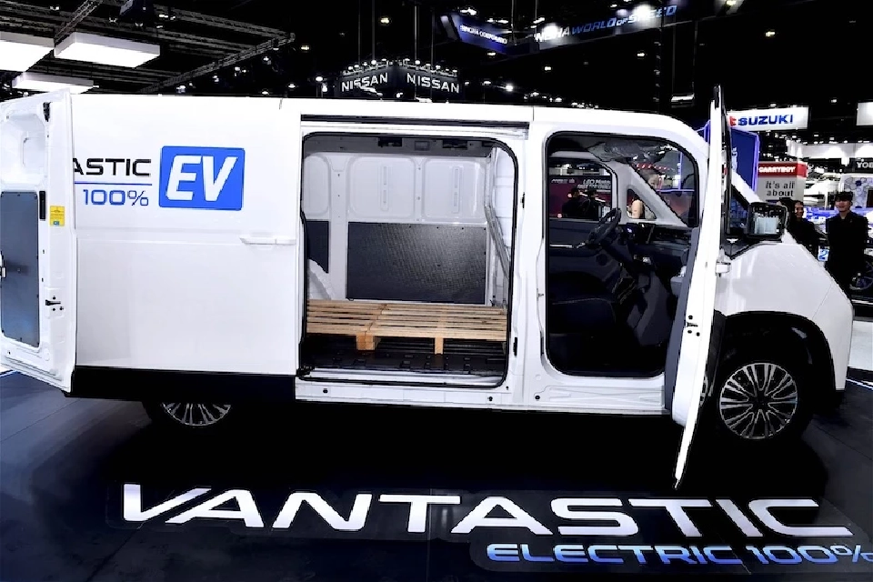 เน็กซ์ พอยท์ เปิดตัวรถตู้ EV ราคา 1.059 ล้านบาท วิ่งได้ 333 กม.