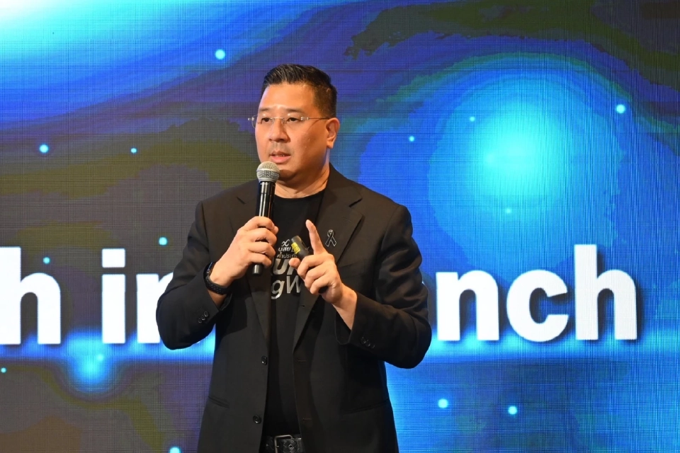 นายสิทธิกร ดิเรกสุนทร กรรมการและผู้จัดการทั่วไป บรรษัทประกันสินเชื่ออุตสาหกรรมขนาดย่อม  (บสย.)