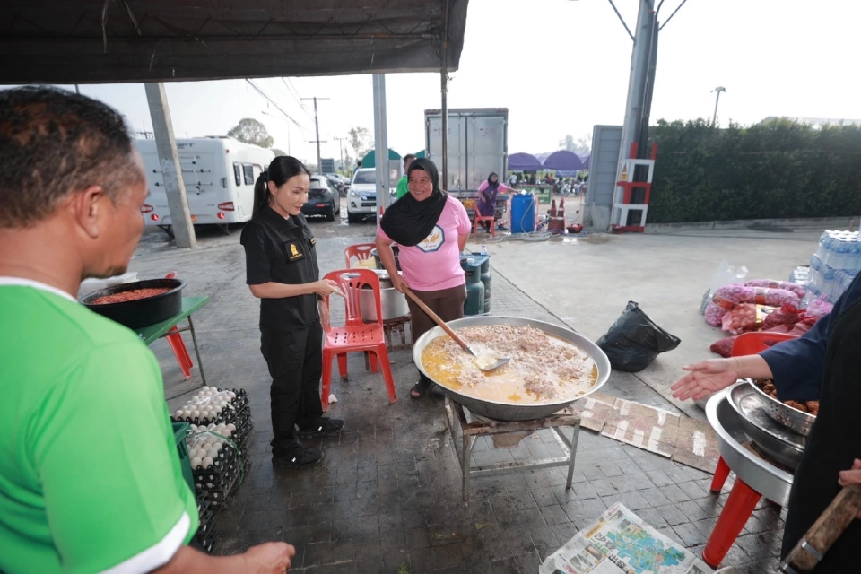 “รมว.นฤมล” นำผู้บริการกระทรวงศึกษาฯ ลุยสำรวจโรงเรียน หาดใหญ่