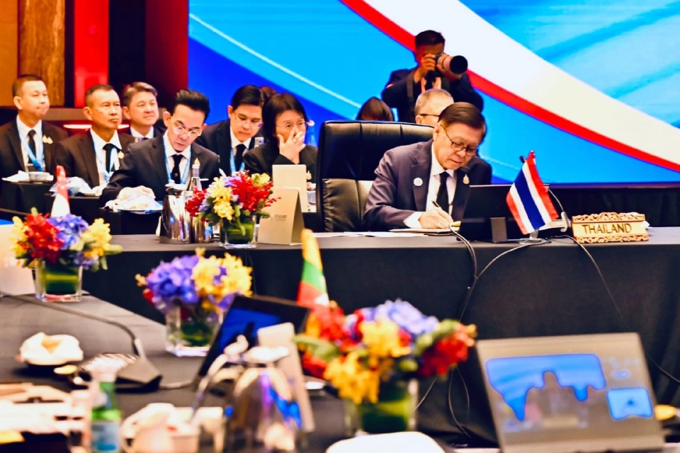 นายสีหศักดิ์ พวงเกตุแก้ว รัฐมนตรีว่าการกระทรวงการต่างประเทศ