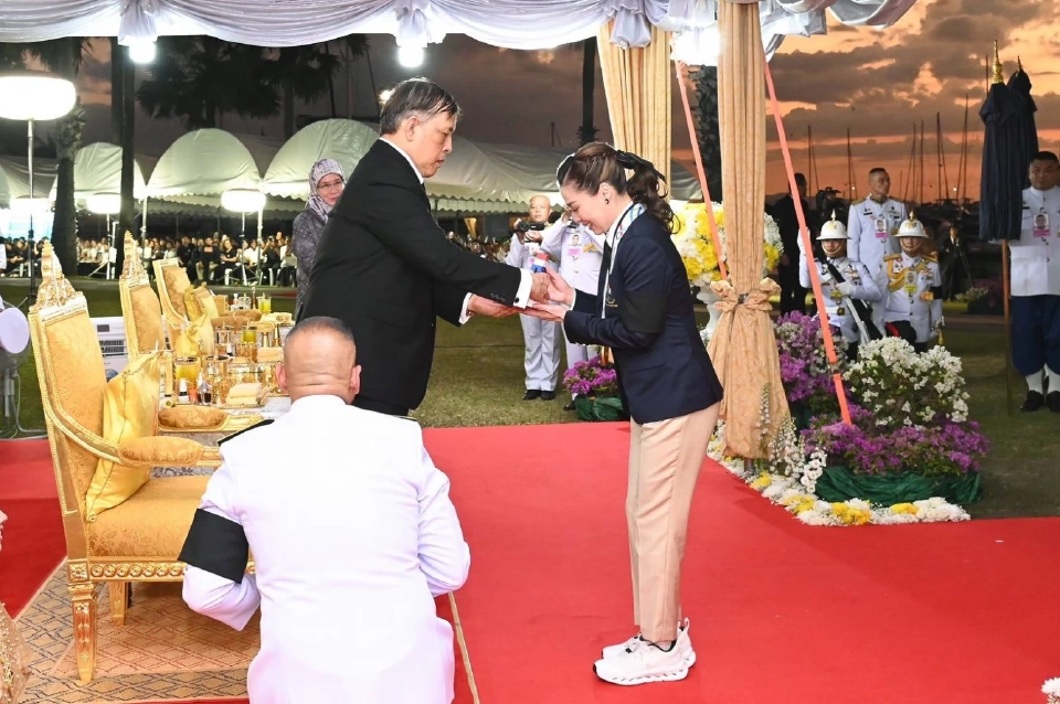 ในหลวง พระราชทานเหรียญรางวัล การแข่งขันกีฬาเรือใบ SSL47 พระราชินี ทรงรับเหรียญทองประวัติศาสตร์ ซีเกมส์ ครั้งที่ 33