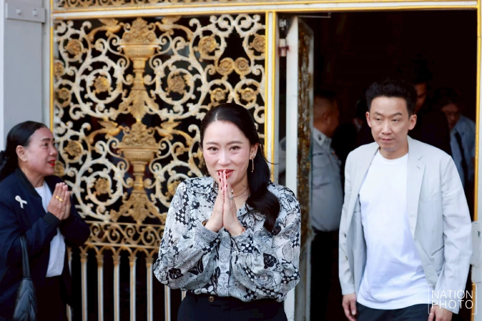 “อิ๊งค์-โอ๊ค”เยี่ยมทักษิณ เชื่อเลข 9 สัญญาณแห่งชัยชนะเพื่อไทย