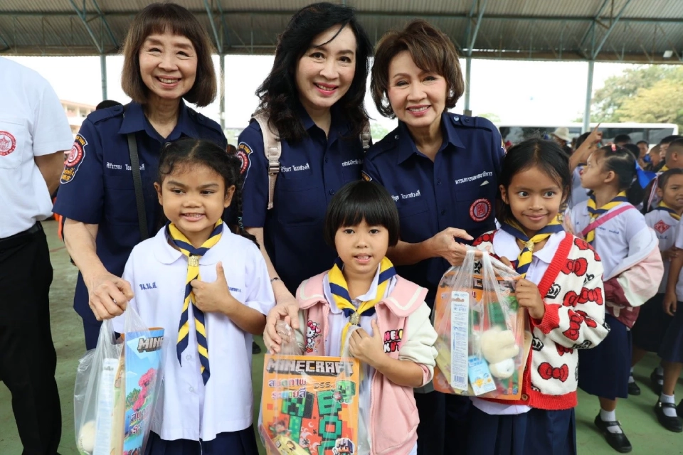 ป่อเต็กตึ๊งทุ่ม 26 ล้าน แจกผ้าห่ม-ของยังชีพ ช่วยผู้ประสบภัยหนาว