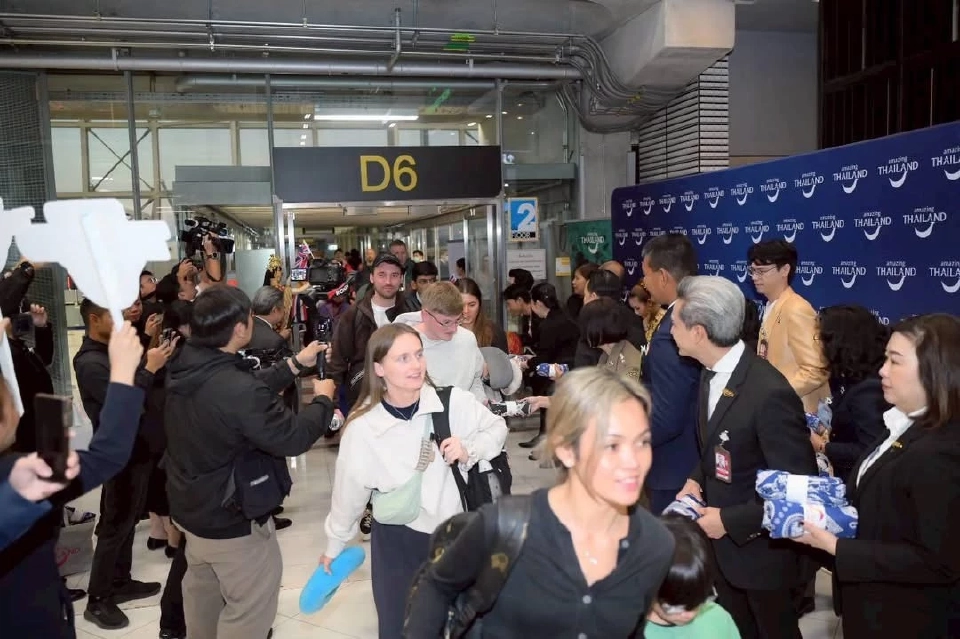 ทุบสถิติใหม่นักท่องเที่ยวอังกฤษเที่ยวไทยทะลุ 1 ล้านคน ดันนิวไฮตลาดระยะไกล 10 ล้านคน