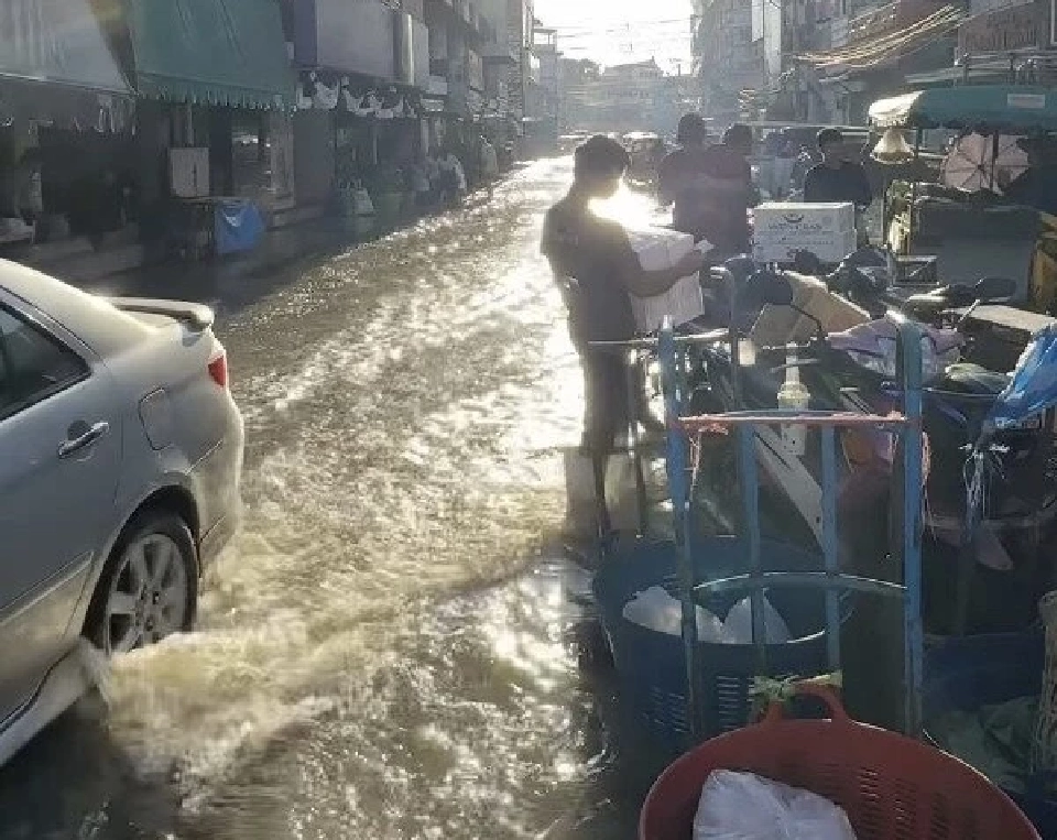 สมุทรปราการน้ำท่วม ตลาดปากน้ำ พระสมุทรเจดีย์ หลังน้ำทะเลหนุนสูง