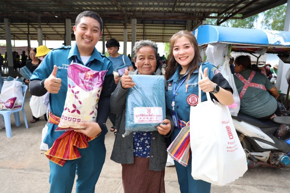 ป่อเต็กตึ๊งทุ่ม 26 ล้าน แจกผ้าห่ม-ของยังชีพ ช่วยผู้ประสบภัยหนาว