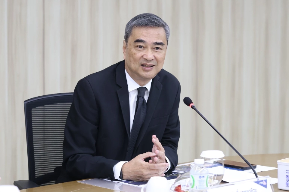 ส.อ.ท.ชง 8 ข้อเสนอ ‘อภิสิทธิ์’ ยกระดับอุตฯไทย แก้กฏหมาย-สร้างบุคากร