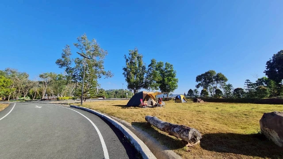 พื้นที่กางเต็นท์