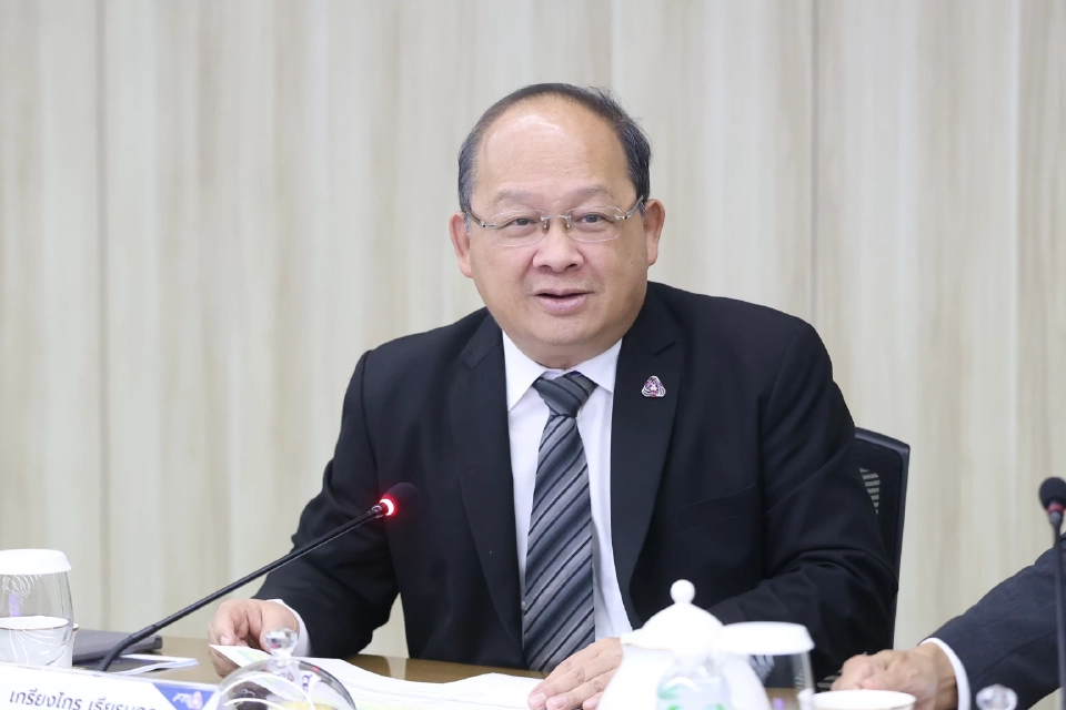 เกรียงไกร  เธียรนุกุล