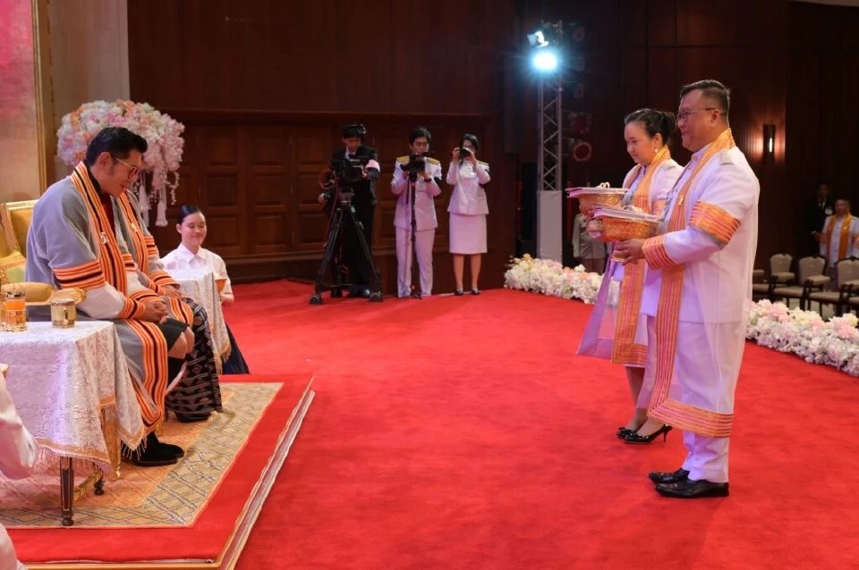 จุฬาฯ ทูลเกล้าฯ ถวายปริญญาดุษฎีบัณฑิตกิตติมศักดิ์ กษัตริย์จิกมี -พระราชินี