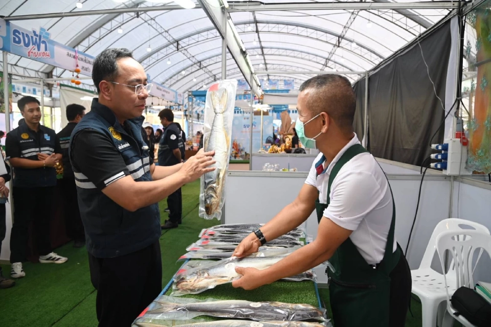 พาณิชย์ ลุยธงฟ้าชายแดน ลดสูงสุด 60% ดัน SMEs 7 จังหวัดฟื้นยอดขาย