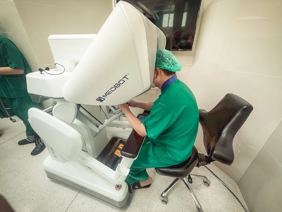 รพ.นพรัตนราชธานี เปิดตัวหุ่นยนต์ผ่าตัด ตอบโจทย์การแพทย์เฉพาะทาง