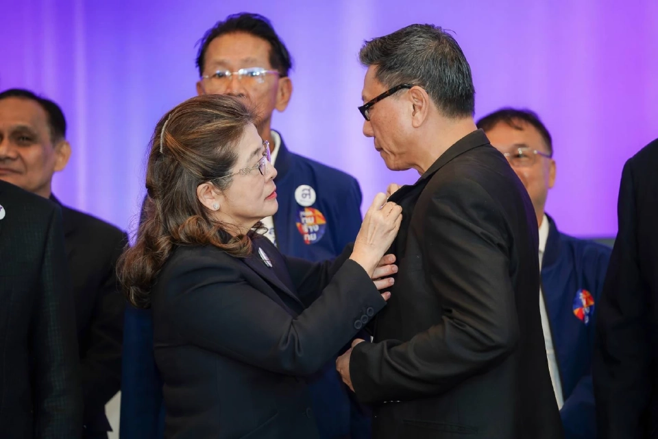 “ไทยสร้างไทย”เปิดตัว “สุรเดช ทวีแสงสกุลไทย” นั่งแม่ทัพเศรษฐกิจ ชูแก้ปากท้อง