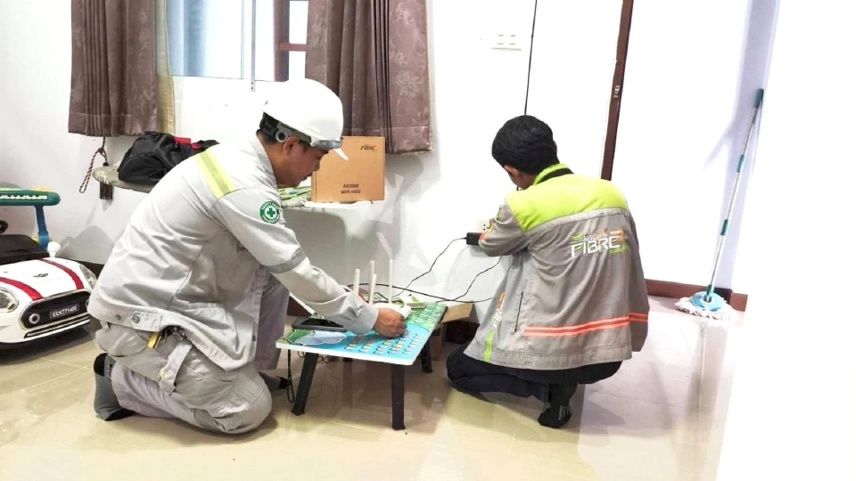 AIS เร่งระดมฟื้นฟูสัญญาณเน็ตช่วยเหลือน้ำท่วมภาคใต้ 2568