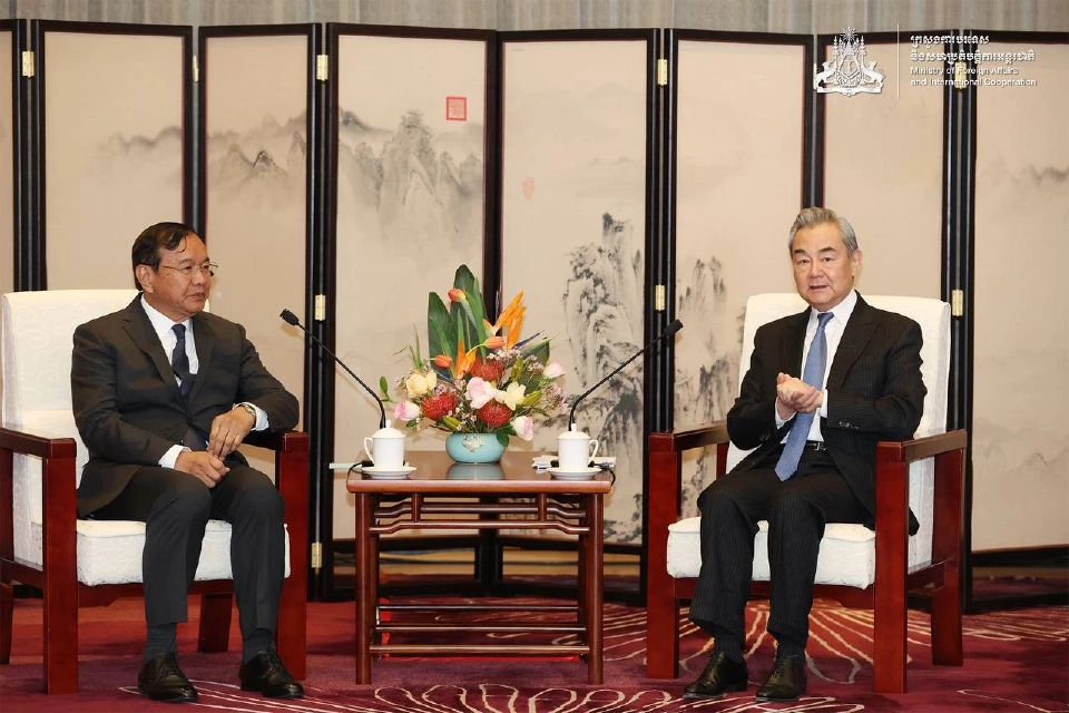 'ปรัก สุคน' พบ 'หวัง อี้' ย้ำมิตรภาพกัมพูชา–จีน ชื่นชมบทบาทจีนหนุนหยุดยิงชายแดนไทย