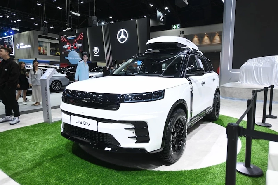 ปรากฏการณ์ยานยนต์ปี 2568 EV จีนแบรนด์ใหม่ยอมขาดทุน ทำราคาถูกถล่มตลาด