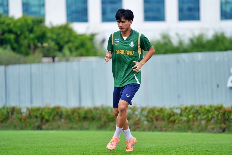 ธนกฤต โชติเมืองปัก กองกลางจากสโมสร บุรีรัมย์ ยูไนเต็ด