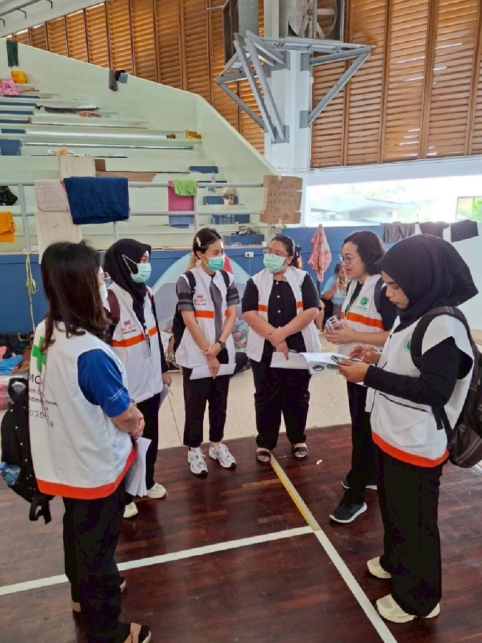 สธ. ส่งทีม MCATT ประเมินสภาพจิตใจปชช. 2.4 พันราย พบเครียดสะสม 140 ราย