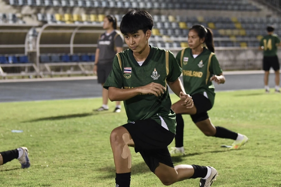 “ชัชวัลย์ รอดทอง” นักฟุตบอลหญิงทีมชาติไทย 