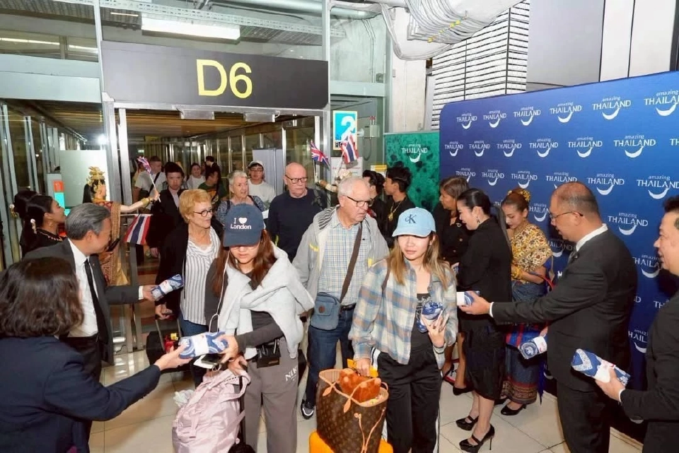 ทุบสถิติใหม่นักท่องเที่ยวอังกฤษเที่ยวไทยทะลุ 1 ล้านคน ดันนิวไฮตลาดระยะไกล 10 ล้านคน
