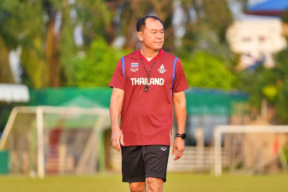 ธวัชชัย ดำรงอ่องตระกูล  &quot;โค้ชวัง&quot; หัวหน้าผู้ฝึกสอนฟุตบอลทีมชาติไทย 
