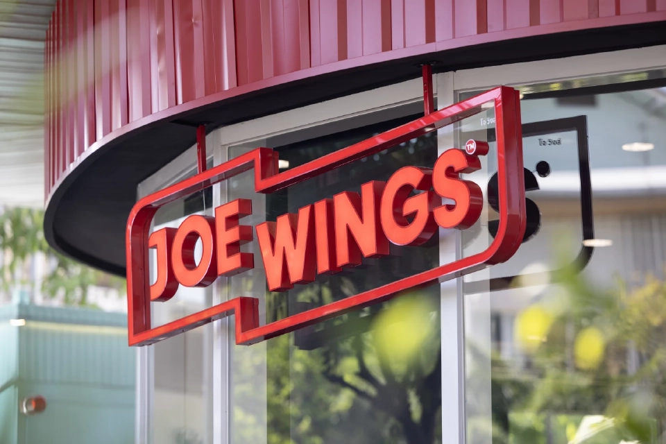 OR จับมือ OKJ เปิดไก่ทอด JOE WINGS สาขาแรก ใน PTT Station วิภาวดี 62