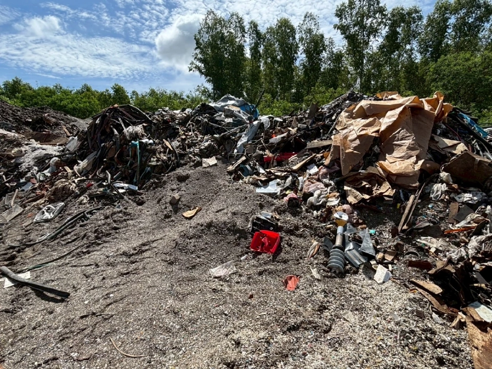 ลักลอบทิ้งกากของเสียและสารอันตรายในพื้นที่เขตพัฒนาพิเศษภาคตะวันออก (EEC)