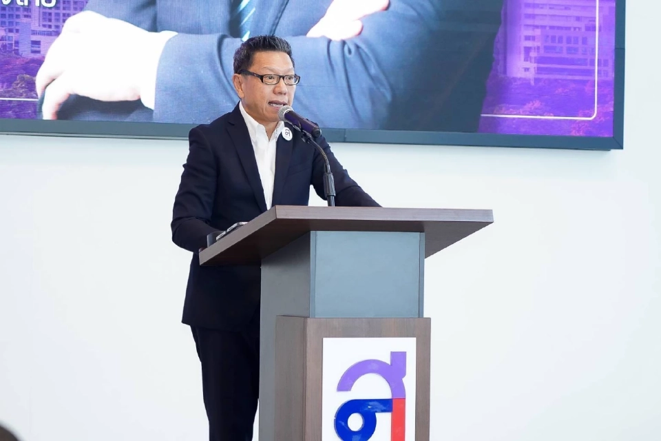 สุรเดช ทวีแสงสกุลไท