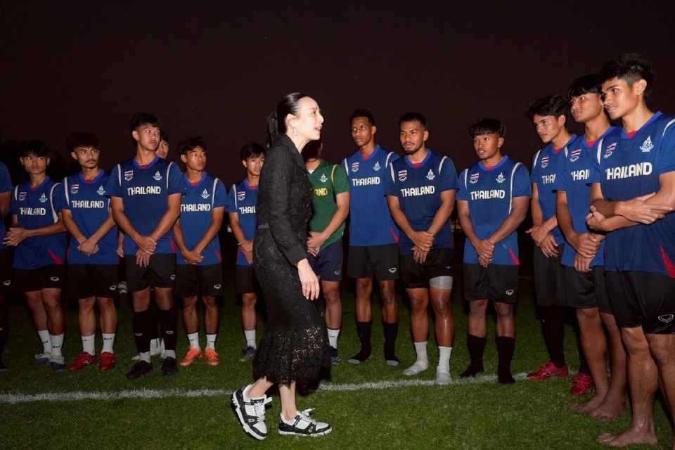 &quot;มาดามแป้ง&quot; นวลพรรณ ล่ำซำ นายกสมาคมกีฬาฟุตบอลแห่งประเทศไทย