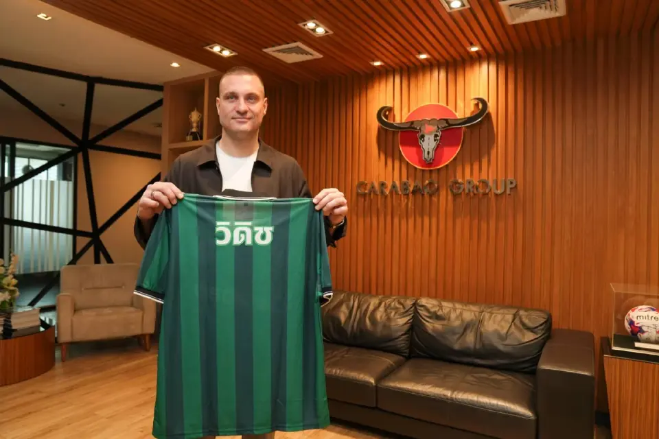 เกินคุ้ม! คาราบาวพา "วิดิช" ชนแก้วแฟนบอลตัวต่อตัวใน Meet The Legend #2
