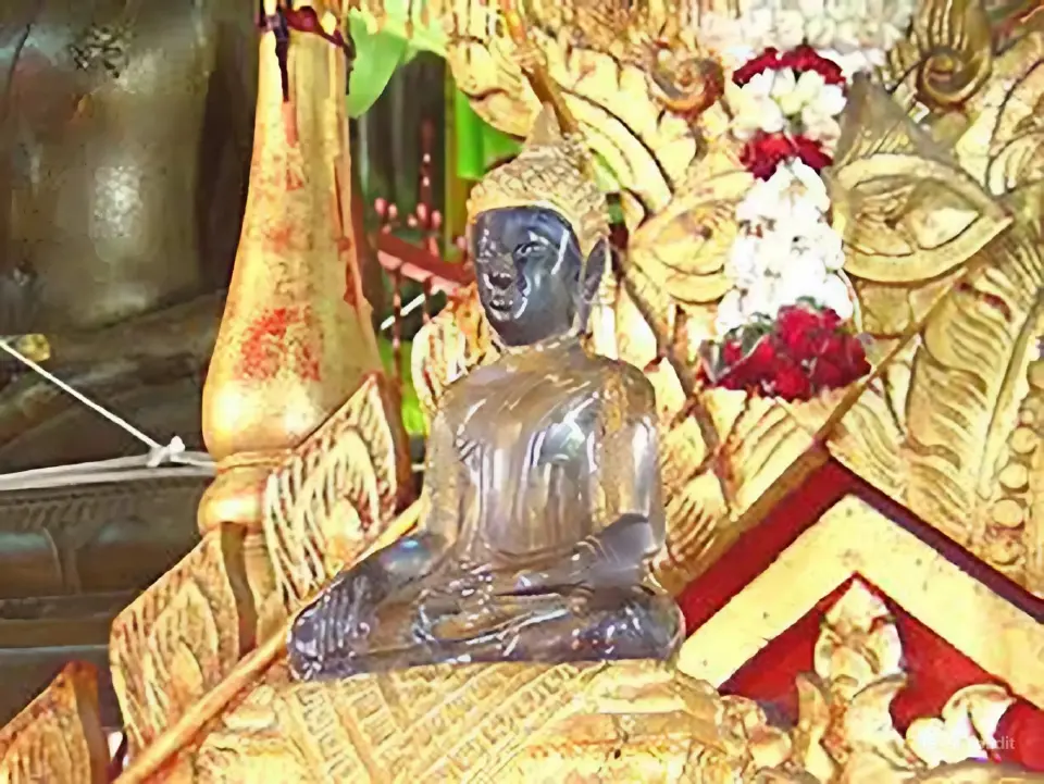 พระแก้วขาว กับยาหมากหาญปองแสนยา