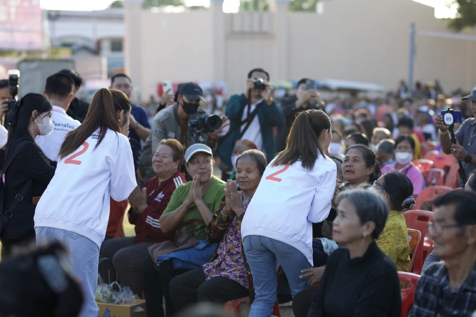 'จตุพร' นำทัพ 'โอกาสใหม่' หาเสียงร้อยเอ็ด ชูทางออกประเทศ-แก้หนี้-น้ำถึงนา
