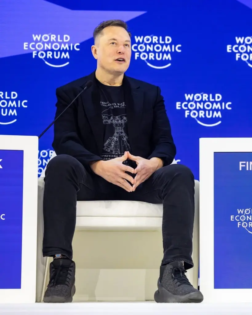"อีลอน มัสก์" กลับลำบุก เวที WEF ทำนายถึงยุคทอง AI ส่ง Optimus ลุยตลาดปีหน้า
