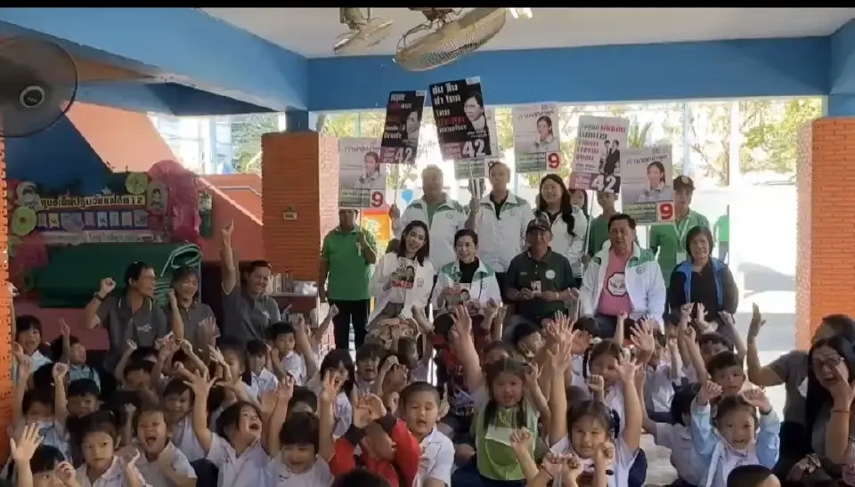 “ปวีณา”ลุยคลองเตย ชูสร้างชุมชนเข้มแข็ง ดูแลผู้สูงอายุ-คนพิการ-เด็กเล็ก