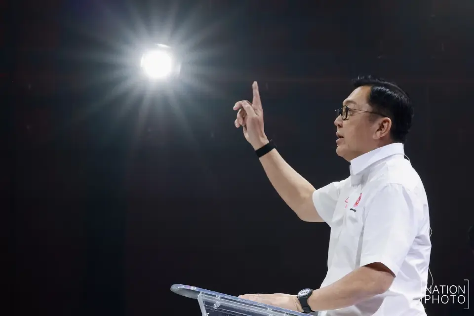 นายจตุพร บุรุษพัฒน์ 