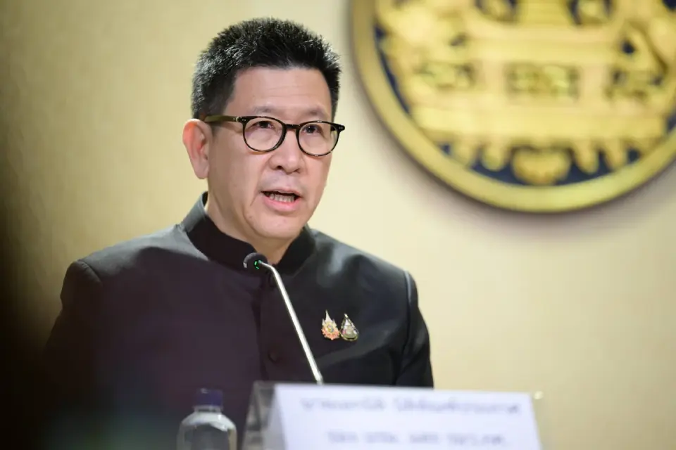 นายเอกนิติ นิติทัณฑ์ประภาศ รองนายกฯ และรมว.คลัง