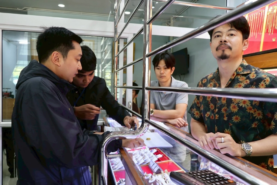 สคบ. ลุยตรวจทันควัน หลังโซเชียลแฉเปอร์เซ็นต์ทองไม่ตรง ปกป้องผู้บริโภคเต็มกำลัง