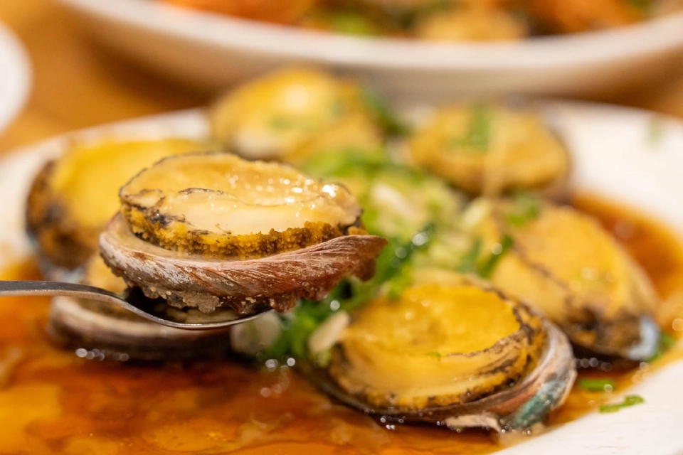 ช็อปเปิดศักราช 'ไอคอนสยาม' ลุ้นทริปเปิดทรัพย์ฮ่องกงกับอาจารย์คฑา