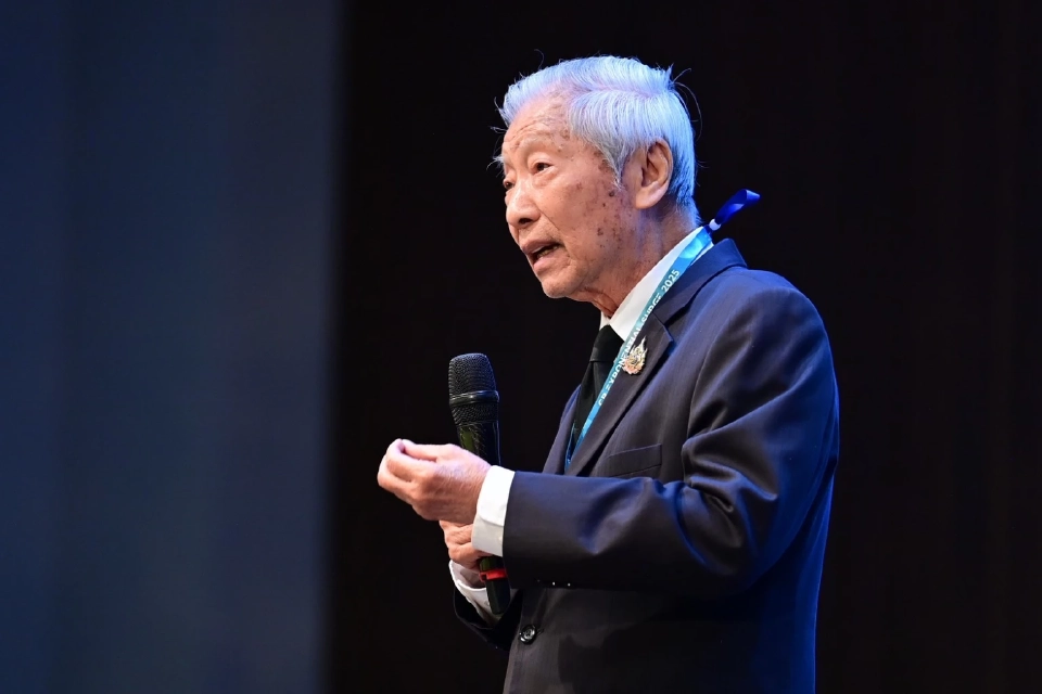 ดร.อาชว์ เตาลานนท์ รองประธานอาวุโส เครือเจริญโภคภัณฑ์ 