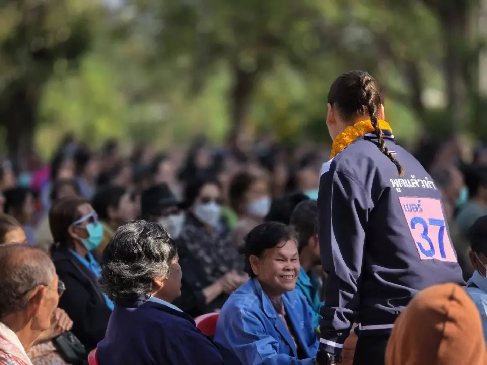 พ่อลูกไทยเศรษฐ์ “ซาบีดา” ควง “ชาดา” ลุยบ้านไร่ อ้อนขอคะแนนเลือกตั้ง
