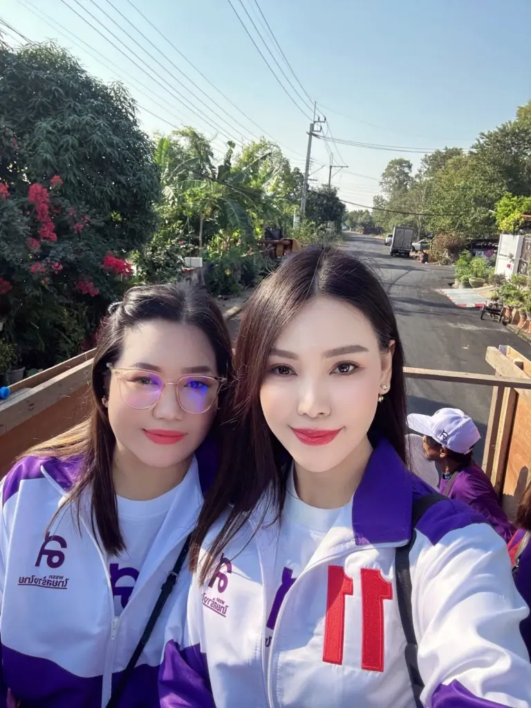 "ทนายน้ำมนต์" ไทยสร้างไทยอ้อนชาวหนองจอก เลือกคนพื้นที่เข้าไปทำงานสภา