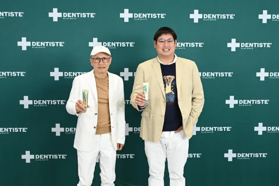 ดร.แสงสุข พิทยานุกุล (ซ้าย)