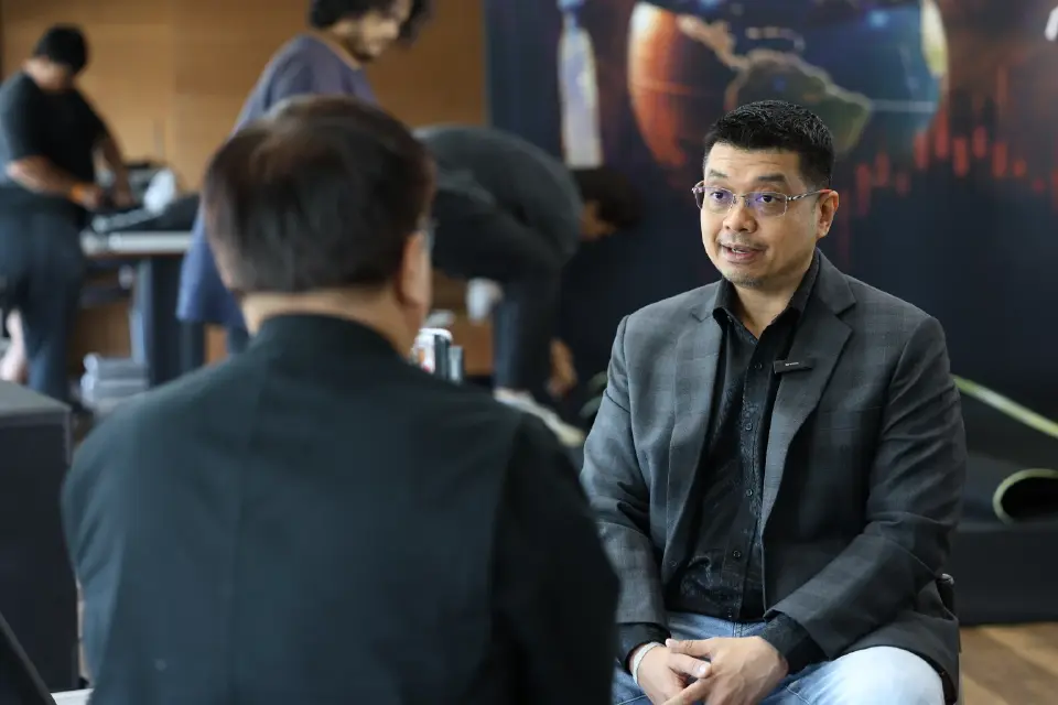 ผศ.ดร.เกียรติอนันต์ ล้วนแก้ว อาจารย์คณะเศรษฐศาสตร์ มหาวิทยาลัยธรรมศาสตร์