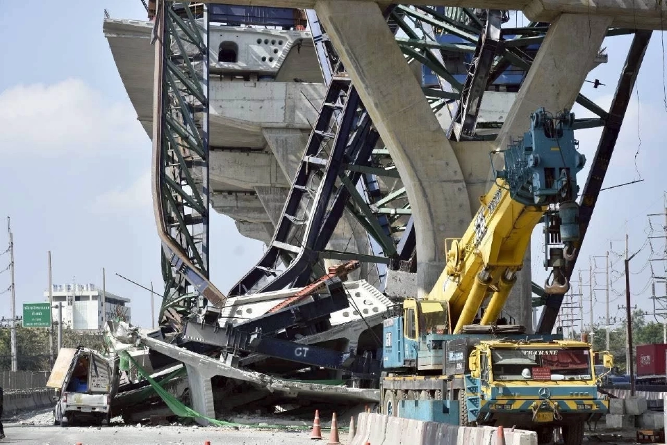 ถอดบทเรียนพระราม 2 โครงเหล็กถล่มซ้ำ เปิดแผลใหญ่รัฐไร้น้ำยา คุมผู้รับเหมาเหลว