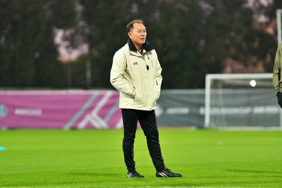 ธวัชชัย ดำรงอ่องตระกูล หัวหน้าผู้ฝึกสอนทีมชาติไทย รุ่นอายุไม่เกิน 23 ปี